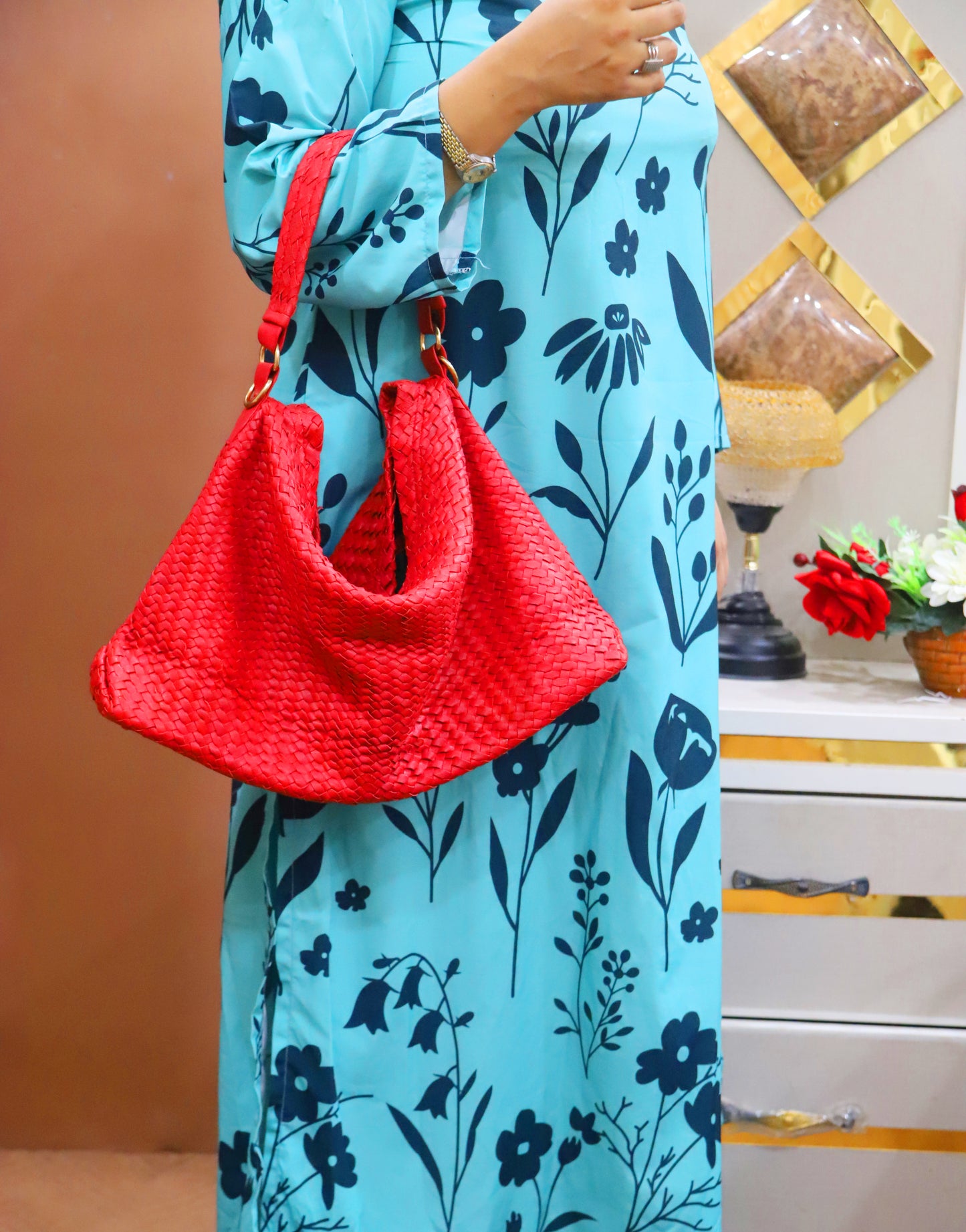 GUJRAT BAG Handwoven Genuine Leather Ladies Tote Bag, Women's Hobo Bag And Shoulder Bag-Red