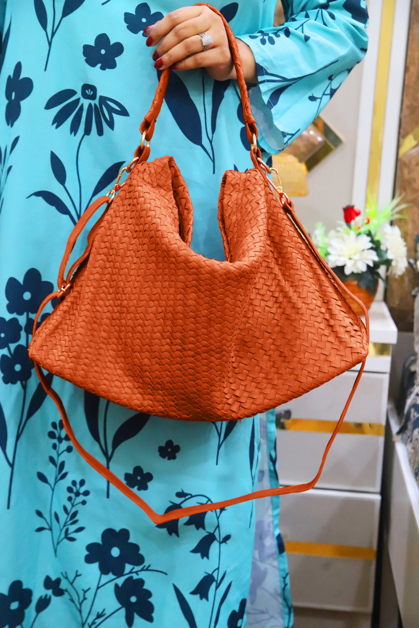 LAHORE BAG Handwoven Genuine Leather Ladies Tote Bag, Women's Hobo Bag And Shoulder Bag-Tan