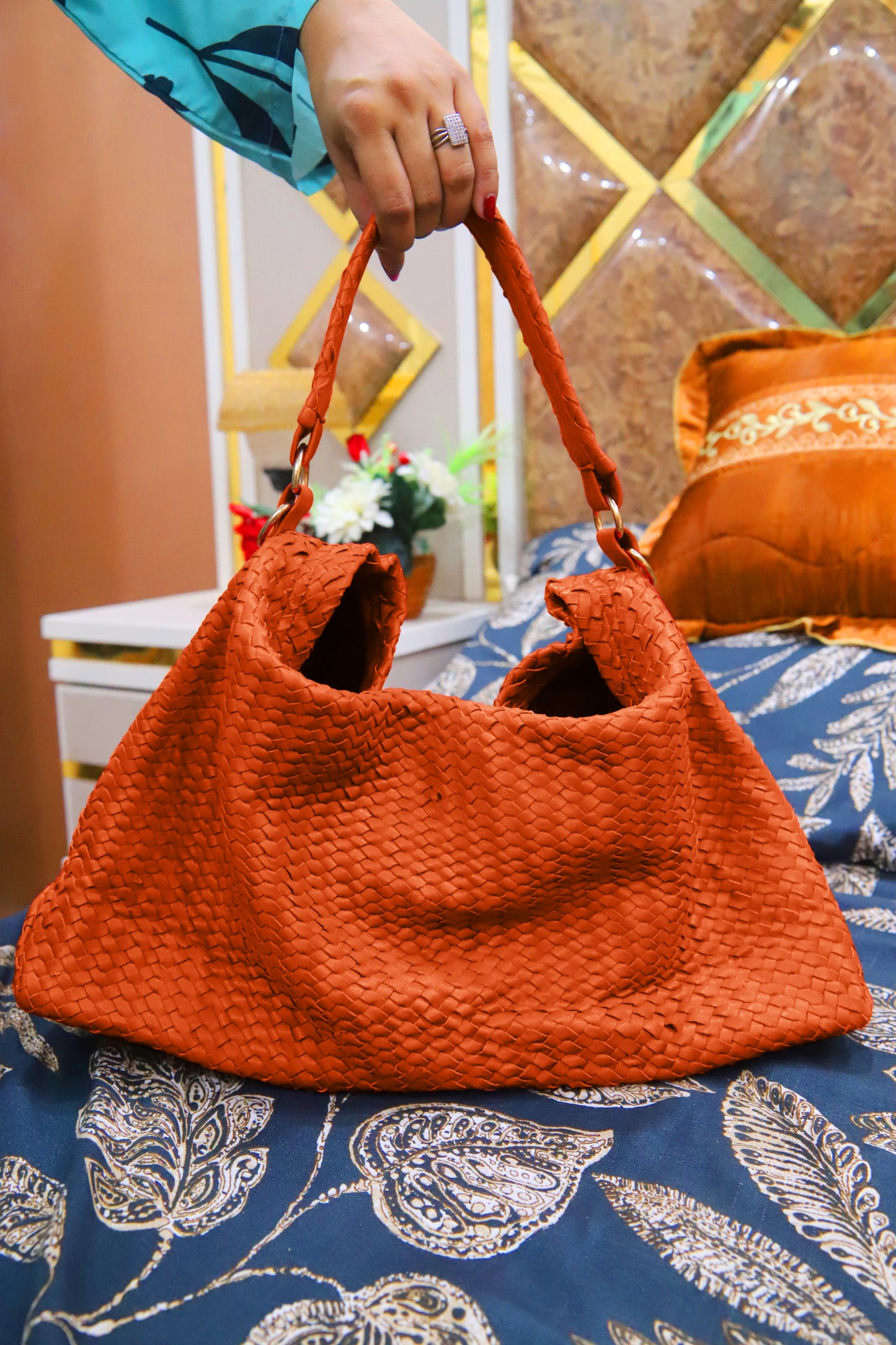 LAHORE BAG Handwoven Genuine Leather Ladies Tote Bag, Women's Hobo Bag And Shoulder Bag-Tan