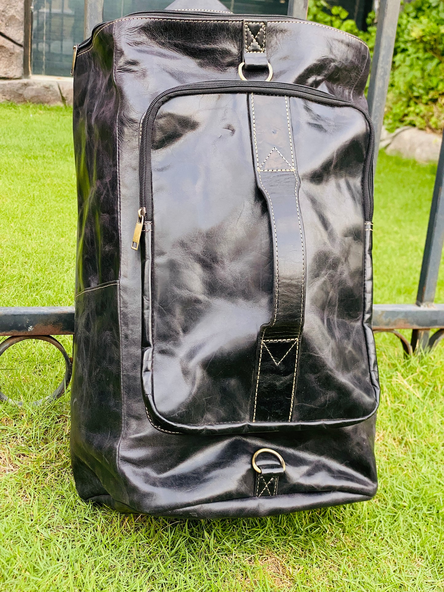 CHINIOT CONVERTIBLE BACKPACK, LEATHER 2 in 1 Duffle Bag.