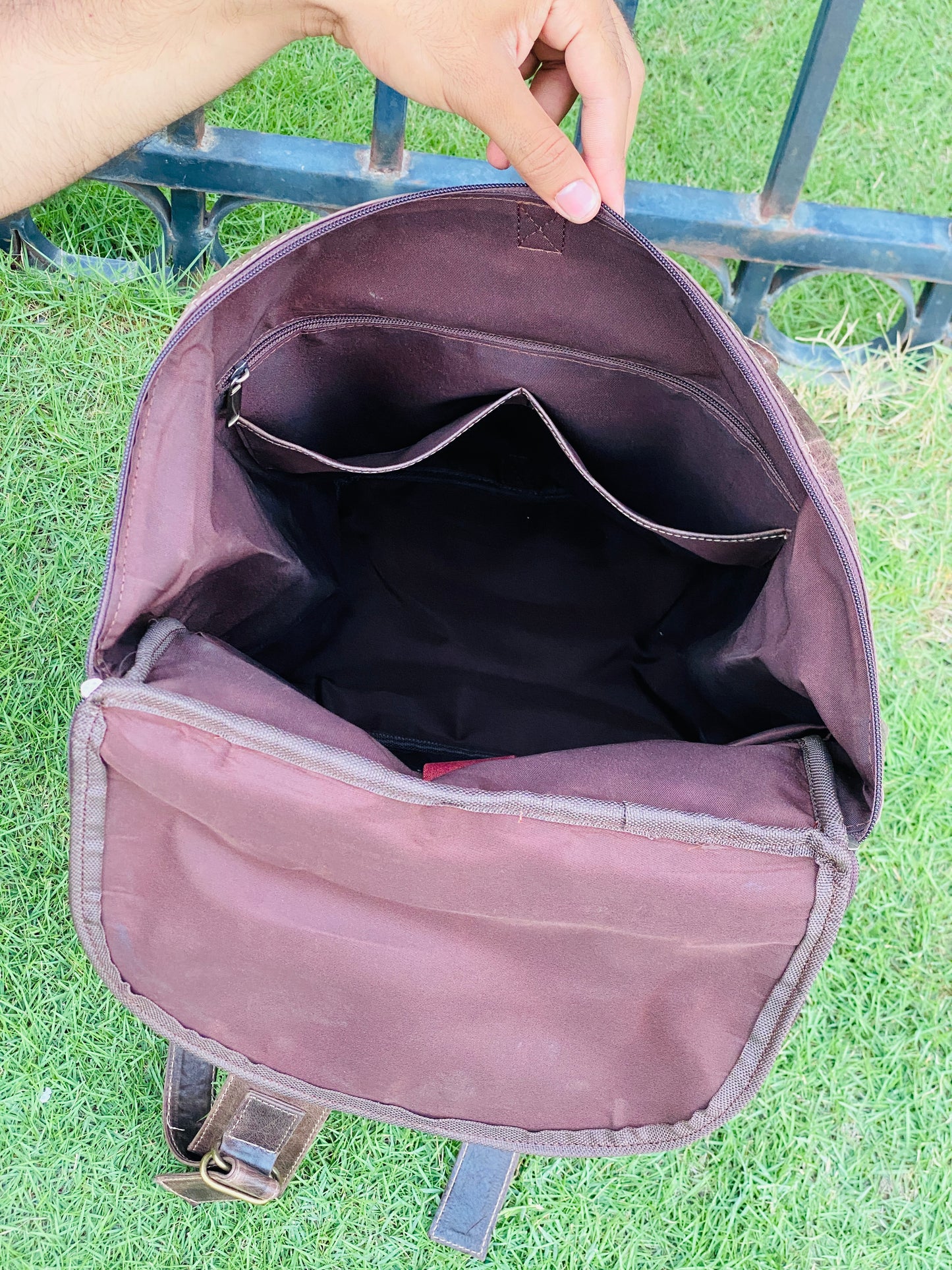 CHINIOT CONVERTIBLE BACKPACK, LEATHER 2 in 1 Duffle Bag.