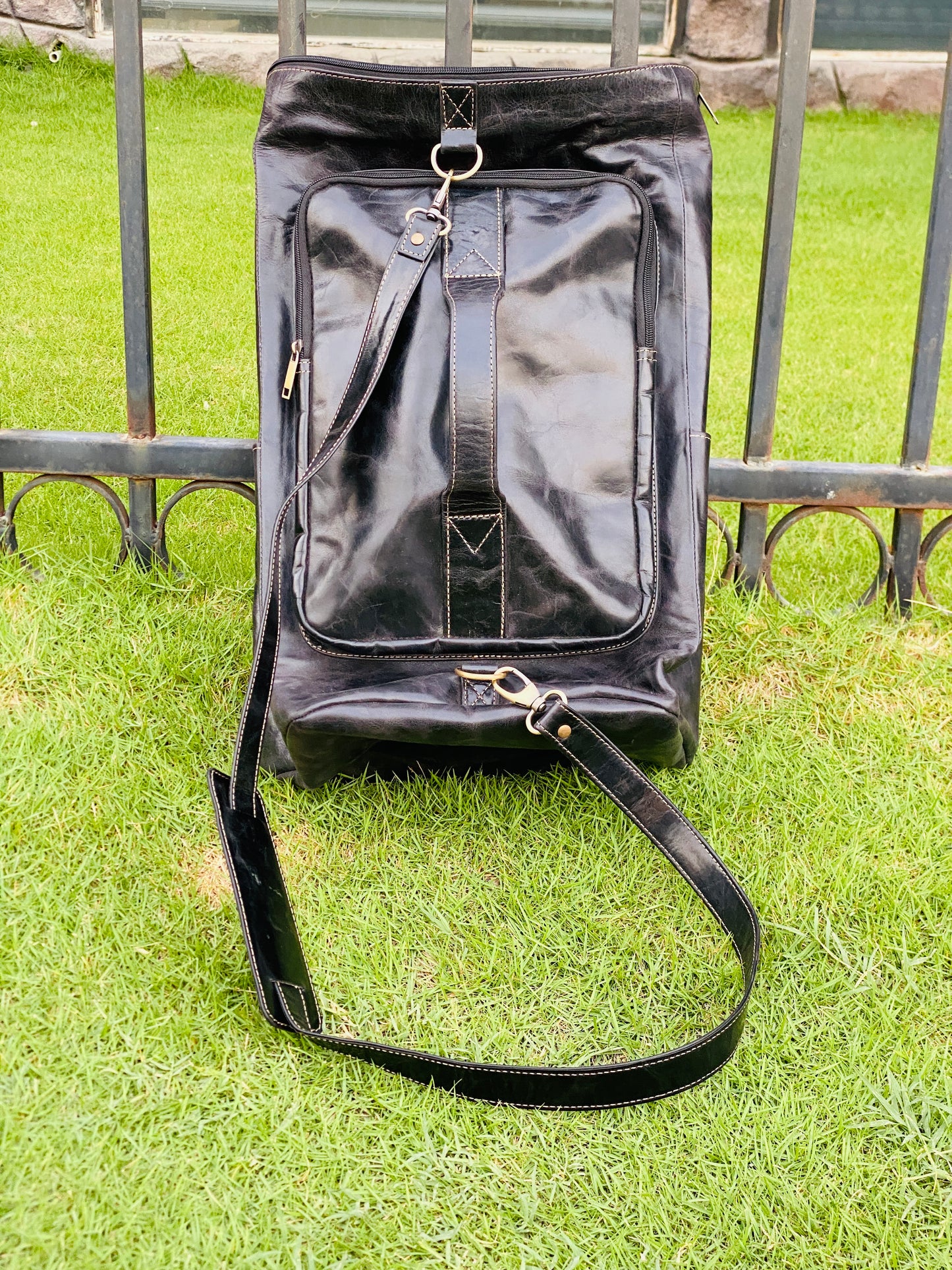 CHINIOT CONVERTIBLE BACKPACK, LEATHER 2 in 1 Duffle Bag.