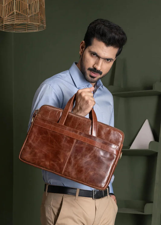 TURBAT BAG: Slim Leather Laptop Bag Unisex- Vintage Tan